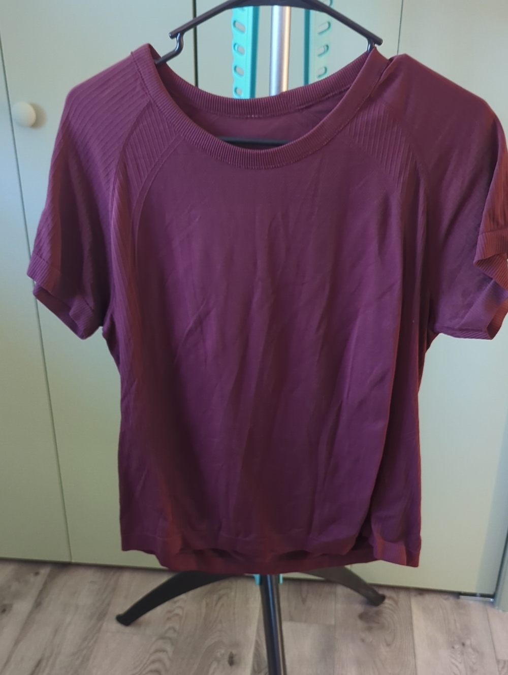 Old Navy Short Sleeve Crewneck Top in Plum
